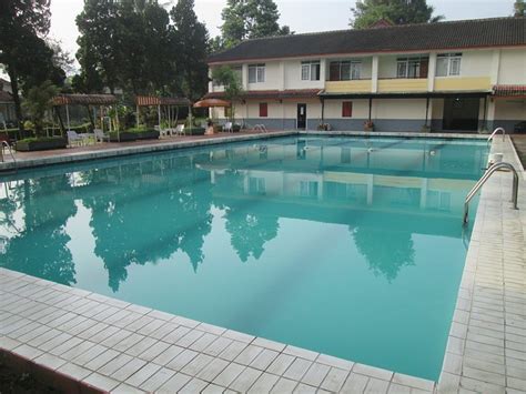 PUNCAK RAYA HOTEL - Reviews (Cisarua, Indonesia)