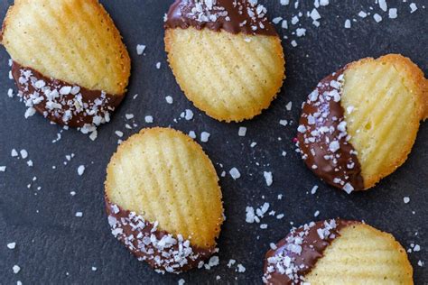 Classic French Madeleine Cookies - Momsdish