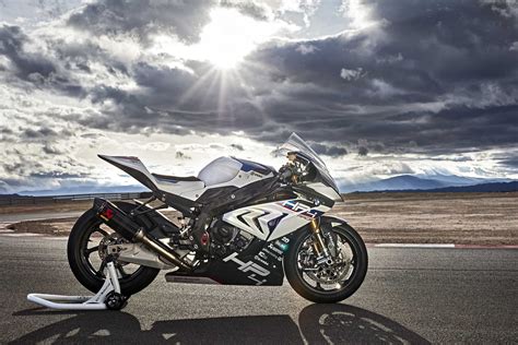 BMW HP4 RACE. (04/2017)