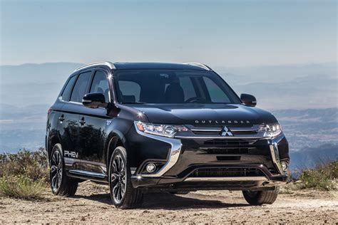 Mitsubishi Outlander PHEV Named Green Car Journal’s 2019 Green SUV of ...