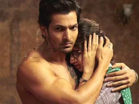 1082x1922px Free Download HD Wallpaper: Sanam Teri Kasam Still, Women's ...