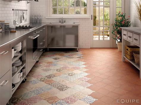 21 Arabesque Tile Ideas for Floor, Wall and Backsplash