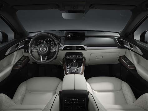 Mazda CX-9 2023...Thinking outside the box | Motory News