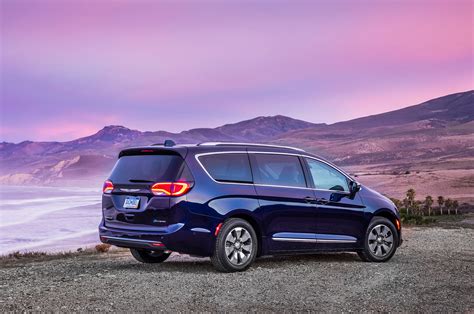 2017 Chrysler Pacifica Hybrid First Drive | Automobile Magazine