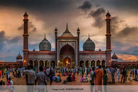 Top 10 Must Visit Mosques of India | Waytoindia.com