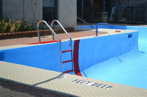 Pool Resurfacing Process: How it Works | Alan Smith Pools