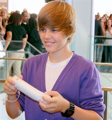 File:2009 Justin Bieber NYC 3.JPG - Wikipedia