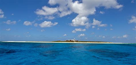 Willis islets in the Coral Sea are 250m east of the coast.