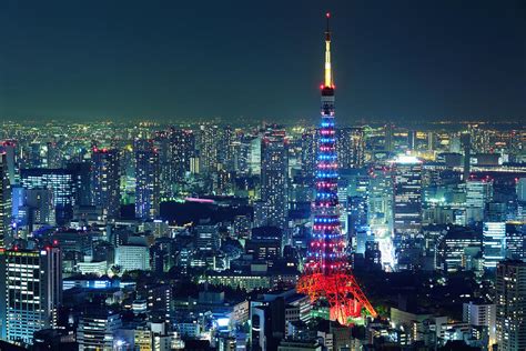 Tokyo Tower At Night by Ngkaki