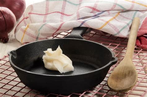 9 Best Lard Substitutes (Alternatives for Baking and Frying That Work)