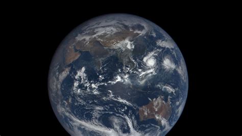 New Nasa website gives stunning daily view of Earth from DSCOVR ...