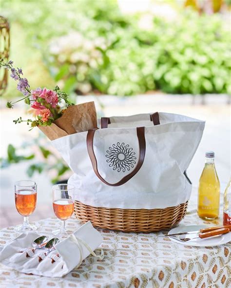 Meadow Picnic Basket - Longwood Gardens