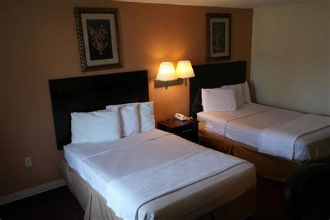 Travel and Hotels view: Crystal Inn Eatontown