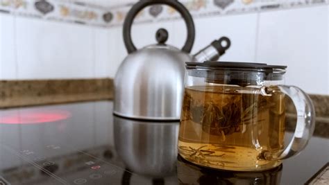 How to Boil Water in a Tea Kettle? | CookHouseGuru