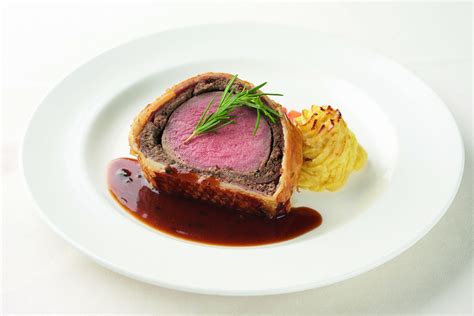 Recipe: Beef Wellington with Duchess potatoes and Bordelaise sauce