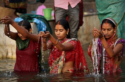 Spiritual rituals in the Hindu holy city of Varanasi - Global Times