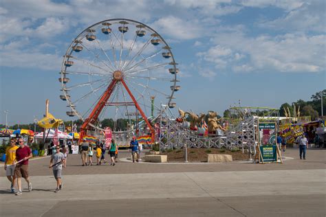 Iowa State Fair 2017 - Rides and Games | Butter Cow | Discovery Garden