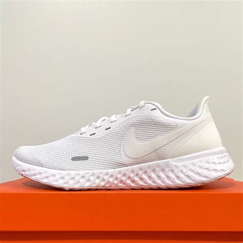 Nike Revolution 5 Triple White Shoes Men BRAND NEW, Men's Fashion ...