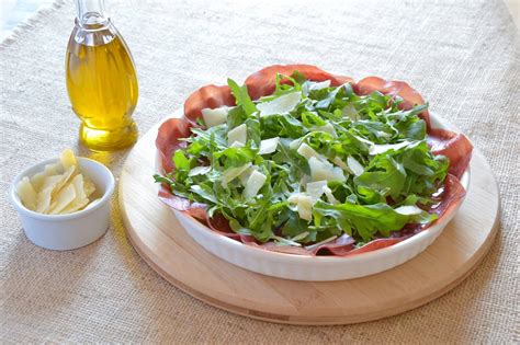 Bresaola & Arugula Salad with Lemon Dressing : Italian Recipe Book