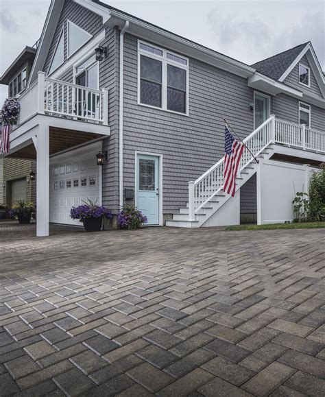 Driveway Pavers: Best Paving Stones, Patterns & Designs for Driveways ...