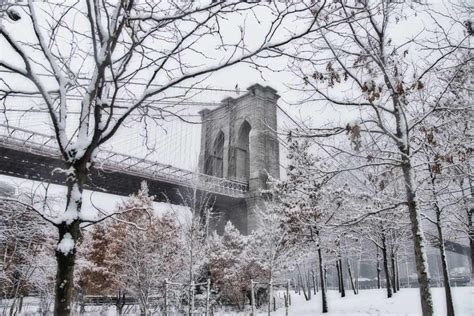 The Brooklyn Bridge in Winter | Brooklyn Bridge Snow Photos