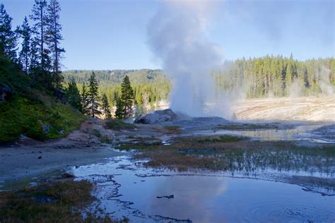 Yellowstone Caldera Loop – day 5 – Walking to the light