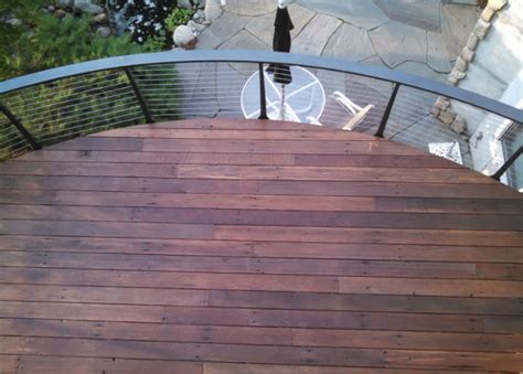 8 Creative Curved Deck Ideas with Cable Railings - Keuka Studios