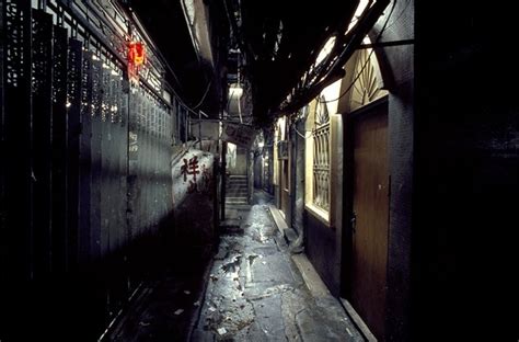 City of Darkness: Surreal photographs of day-to-day life inside Kowloon ...