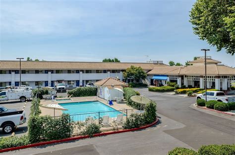 MOTEL 6® OAKDALE - Oakdale CA 825 East F 95361