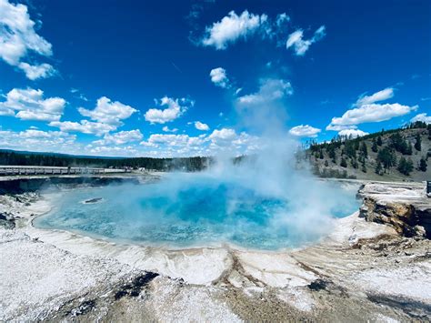 Yellowstone National Park - the most famous national parks in the ...