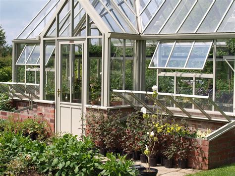 Greenhouse Structure Types Pros & Cons • Greenhouse Fanatics