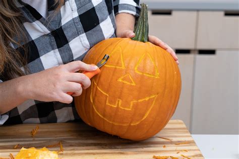 Mistakes You Make When Carving A Pumpkin, According To An, 46% OFF