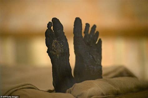 The face and feet of Egyptian Pharaoh Tutankhamun - Nexus Newsfeed