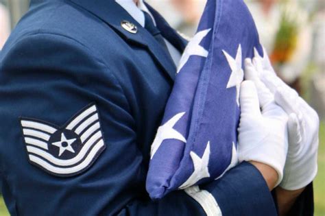 Military Funeral Etiquette and Protocols to Expect | LoveToKnow