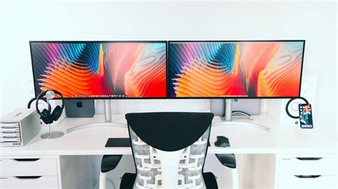 The BEST Dual Monitor Desk Setup - 2019 EDITION! - YouTube