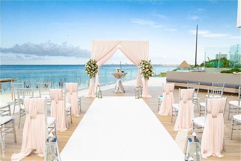 Dreams Vista Cancun Wedding: Renae & Joe