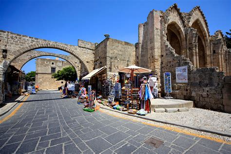 Rhodes Old Town: 6 reasons why you should explore it ASAP