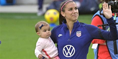 VIDEO: Alex Morgan Daughter, Charlie, Meets Fellow USWNT Baby Sloane ...