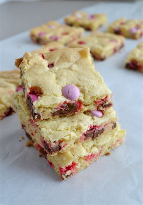 4 Ingredient Cake Mix Cookie Bars - Blue Cheese Bungalow