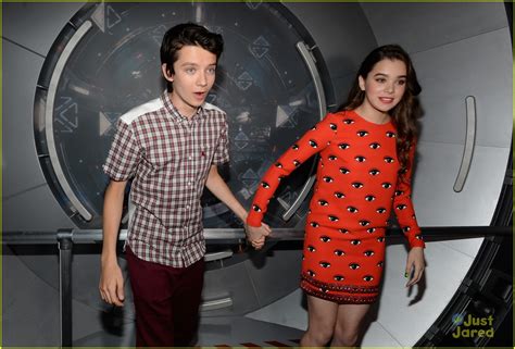 Hailee Steinfeld & Asa Butterfield: 'Ender's Game' Experience at Comic ...