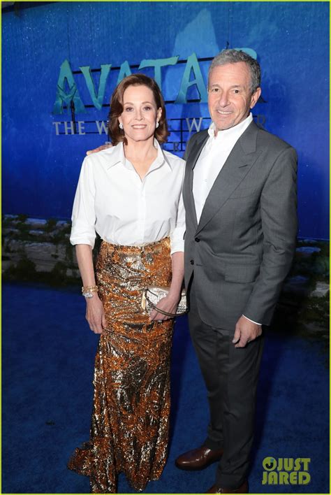 'Avatar' 2 Cast Attends L.A. Premiere Sans James Cameron - See the Red ...