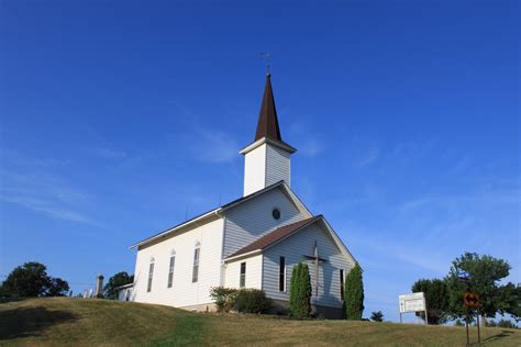 File:Saint Thomas Evangelical Lutheran Church Freedom Township Michigan ...