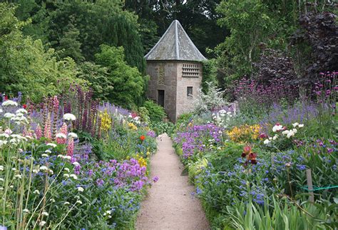 Edwin Lutyens and Gertrude Jekyll - Design for Living | The Culture ...