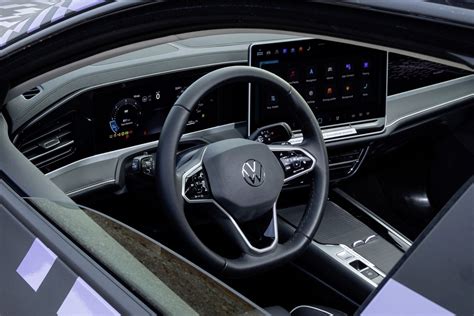 New Volkswagen Passat Interior Proves VW Hasn't Learned Its Lesson ...