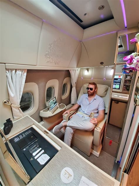 Emirates First Class – “The Game Changer” – Boeing 777 Points & Miles ...