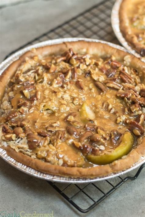 Caramel Pecan Apple Pie