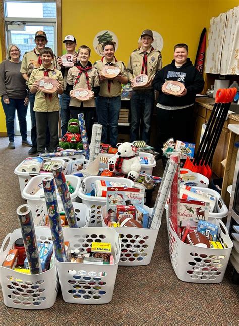 Pine River Boy Scouts collect $1,500 for Christmas baskets - Pine and ...