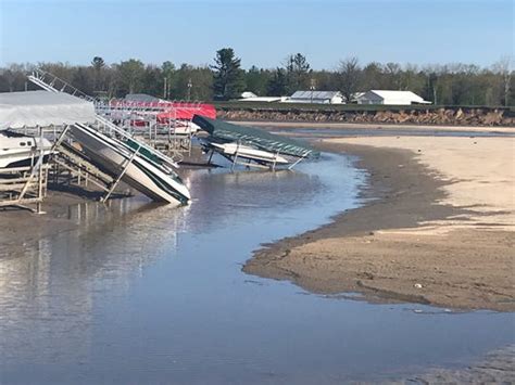 Wixom Lake turns into a giant beach after Edenville Dam bursts