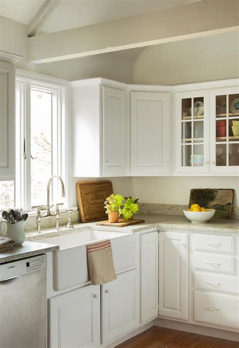 White Country Kitchen Cabinets