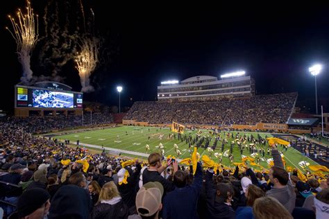 College Football Stadium Experiences Ranked - Blogger So Dear